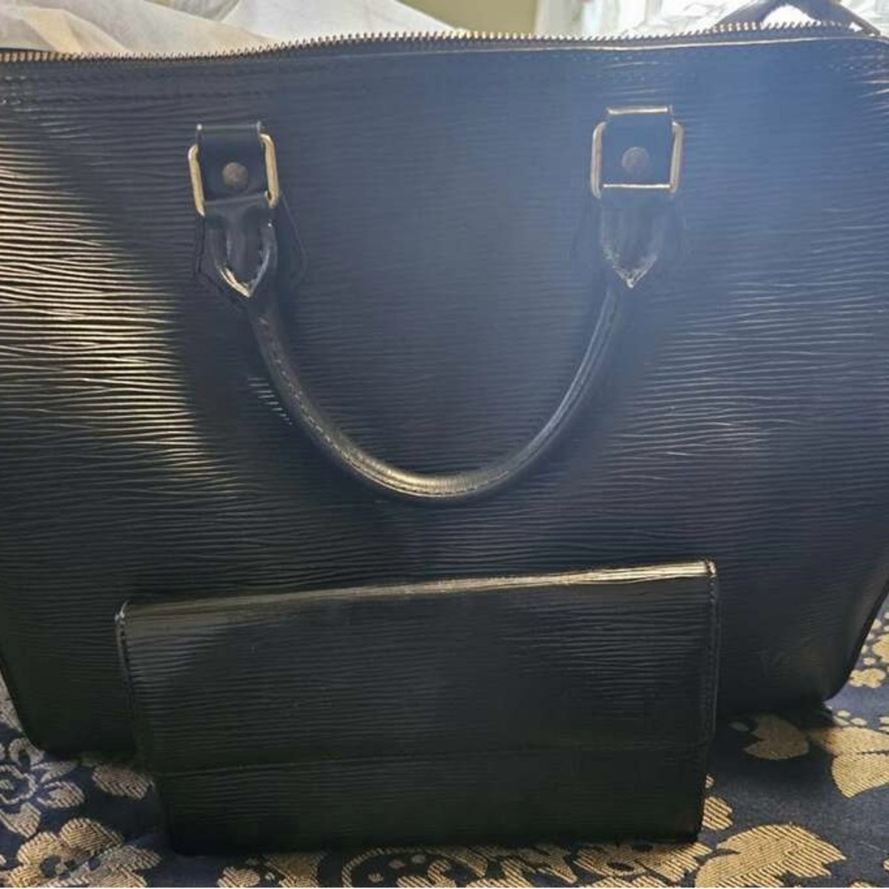 100% Authentic Epi Speedy 30 - Black (handbag only)
